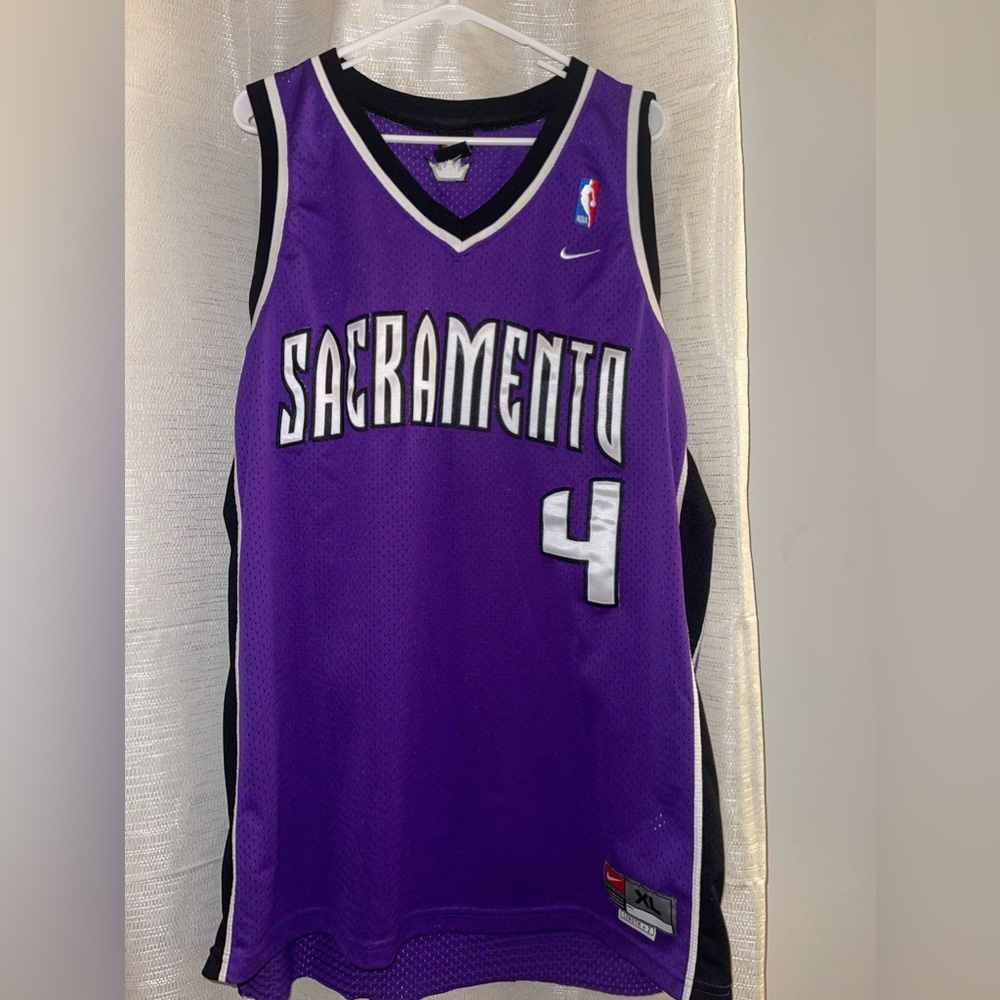 Vintage Nike/Sacramento kings Chris Webber jersey. Size XL
